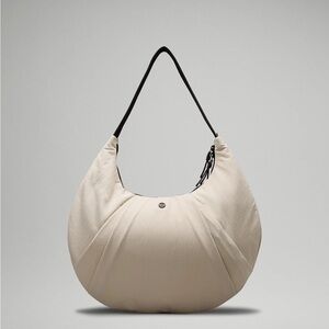 Lululemon pleated shoulder bag 10L